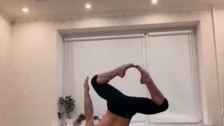 Man Performs Impressive Calisthenics Workout