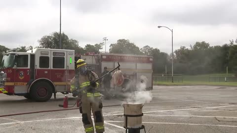 Austin firefighters demonstrate how NOT to fry a turkey FOX 7 Austin