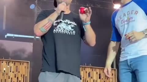 Does on stage at Gulf Coast Jam with count?