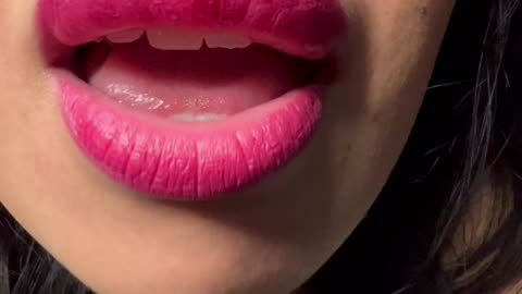 ASMR LENSLICKING WET MOUTH SOUNDS