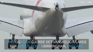 Fly lander sidelengs i Birmingham, England