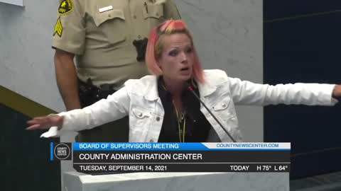 Emma Abraham - 🔥🔥👏👏 GO FREEDOM ! Audra Morgan (pink haired lady) at council meeting