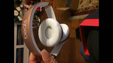 Review: Beats Solo3 Wireless On-Ear Headphones - Apple W1 Headphone Chip, Class 1 Bluetooth, 40...