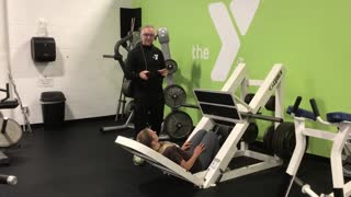 Plate loaded leg press