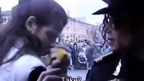 Michael Jackson's Cute Interaction With A Fan | i_llove_you_more