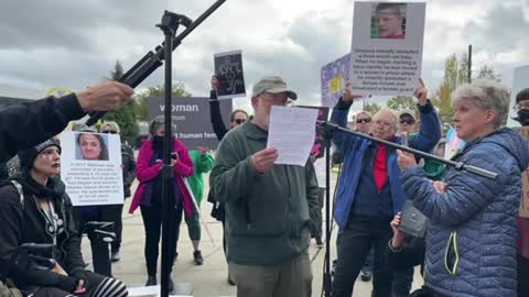 Kellie-Jay Keen faces protesters in Tacoma, Wash. on Let Women Speak tour