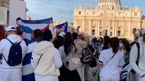PROTESTAS DE CUBANOS EN ROMA PARTE DOS