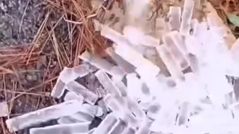 Oddly satisfying ice breaking