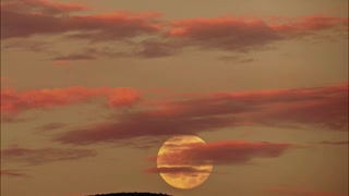 071422 VEGAS FULL MOON SUNRISE