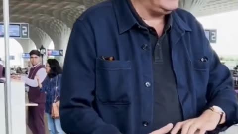 Boman Irani Spotted At Airport Viral Masti Bollywood