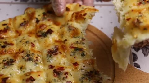 How to make Garlic Cheese Bread ! So easy to make at home