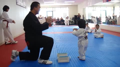 3yrs old tried to break board in Taekwondo