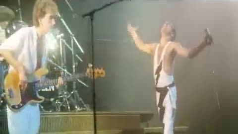 Queen - Hammer To Fall (Official Music Video)