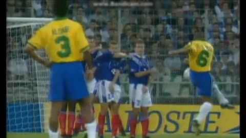 Roberto Carlos amazing free kick for Brazil