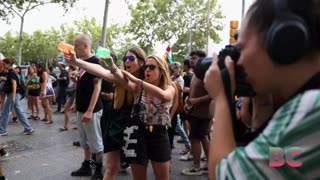 Barcelona protesters throw items and spray travelers with water while shouting ‘tourists go home’