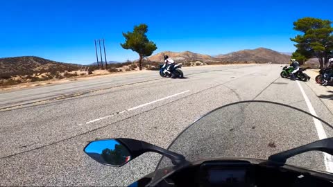 Yamaha R1 vs. Suzuki GSX-R1000R