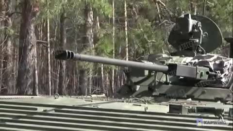 a pair of Russian T-80 tanks reaching the borders of Severodonetsk