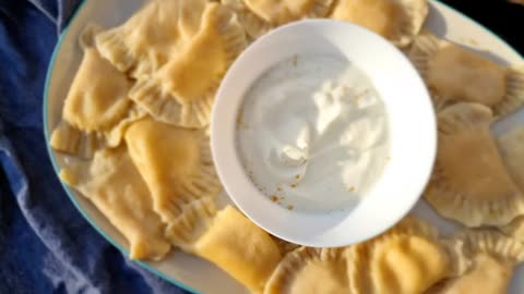 How to make Romanian dumplings Dumplings with cheese Chiroste cu branza