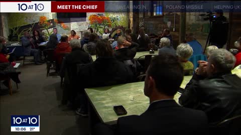 Minneapolis police chief meets with public for first time_4