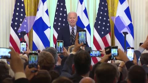 Biden Starts Yapping At The Teleprompter Guy During Confused And Embarrassing Speech