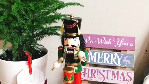 A nutcracker coming for Xmas