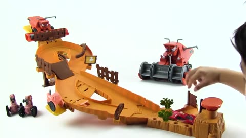Disney Pixar Cars Toys for Kids Escape from Frank Playset with Lightning McQueen! Video for Kid