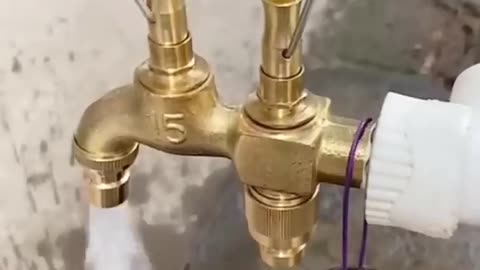 When the key is inserted, water comes out from this tap 😮