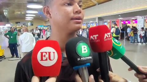 Yamil Arana darán beca a joven grabado cantando en Transcaribe