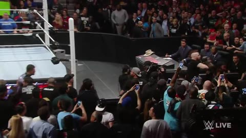 Triple H vs Roman reigns