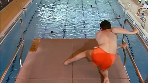 DIVE Mr Bean! | Funny Clips | Mr Bean Official