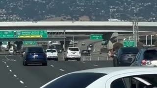 [USA] NAKED Black Woman SHOOTING At Cars on Highway