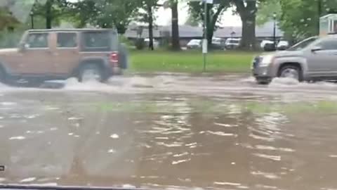 Heavy rain triggers flash flooding in NYC