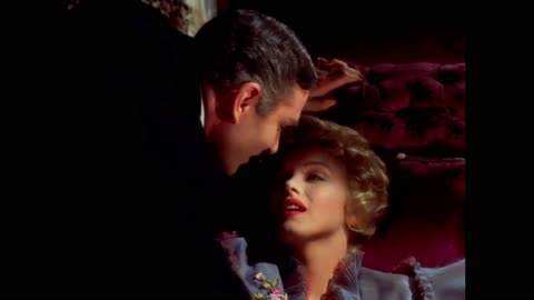 Marilyn Monroe 1957 The Prince and the Showgirl Kiss on the Sofa 4k