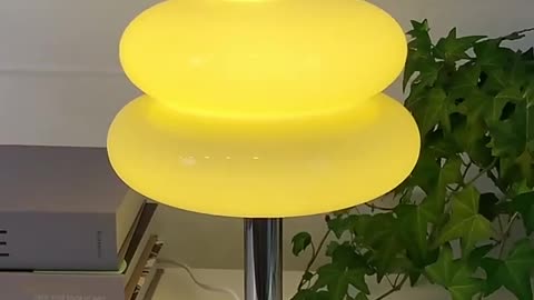 Italian Designer Glass Egg Tart Table Lamp