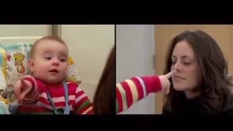 Píldoras Plurales XV: Reacción de un bebé a una madre "sin cara"