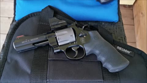 Smith & Wesson M&P R8 --- Smith & Wesson 329pd