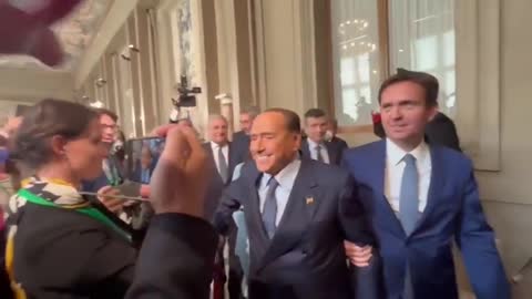 Berlusconi dopo le consultazioni al Quirinale «Tutto bene»