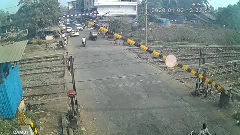 Railway Crossing time accident Vapi Udvada India 2021.