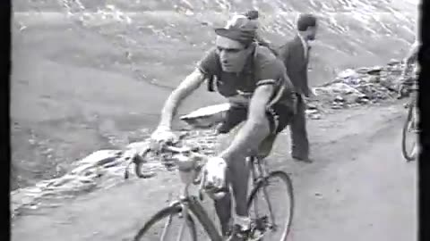 Un uomo solo è al comando - Fausto Coppi parte 1