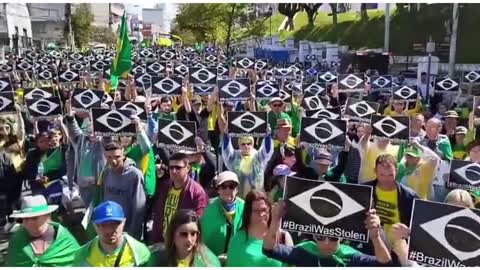 Golpistas: bolsonaristas pintam bandeira do Brasil de preto em Caxias do Sul (RS)