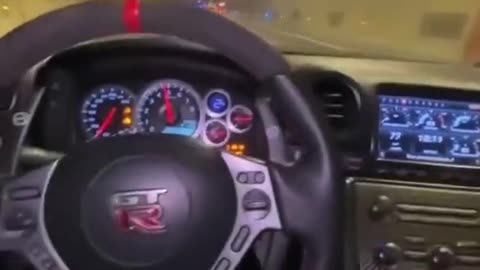 350 Nissan GTR r35 vs Audi R8 convertible in Tunnel