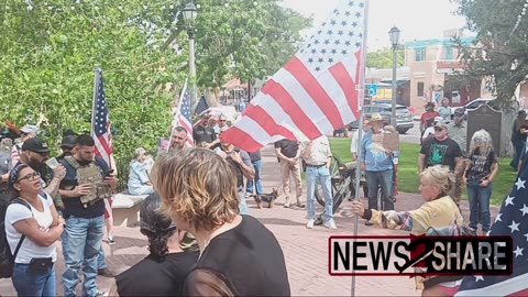 ARMED citizens protest at NM Capitol, police do not enforce Governor's unlawful order