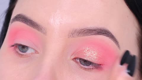 Get Ready For Spring With This EASY Peachy Eye Look Tutorial