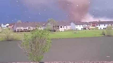 Insanely Clear video of Tornado