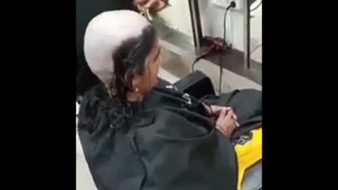 Woman smooth headshave 2024