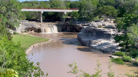 Tonkawa Falls: Crawford, Texas