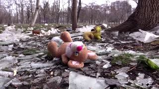 Ukraine says Mariupol is in ruins, thousands trapped