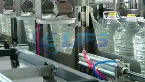 Carton packer with pneumatic gripper #packaging#robot#foryou#industial