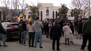 Javier Bardem protests outside Russian embassy