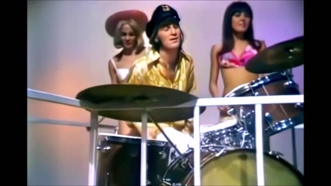 The Beach Boys: California Girls (a clip from 1968) (My "Stereo Studio Sound" Re-Edit)